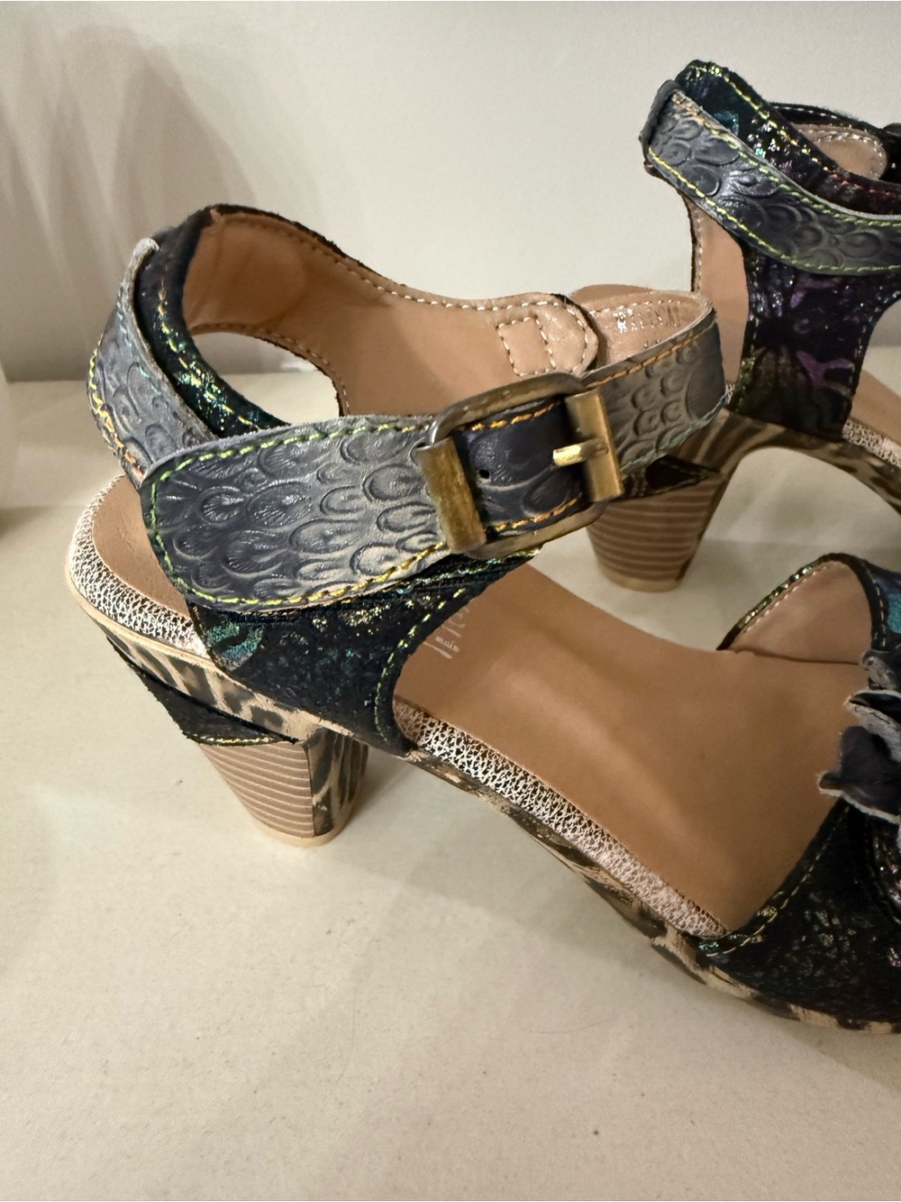Women's Multicolor Floral Platform Sandals with Ankle Strap. 37 (6.5-7) - Picture 8 of 10